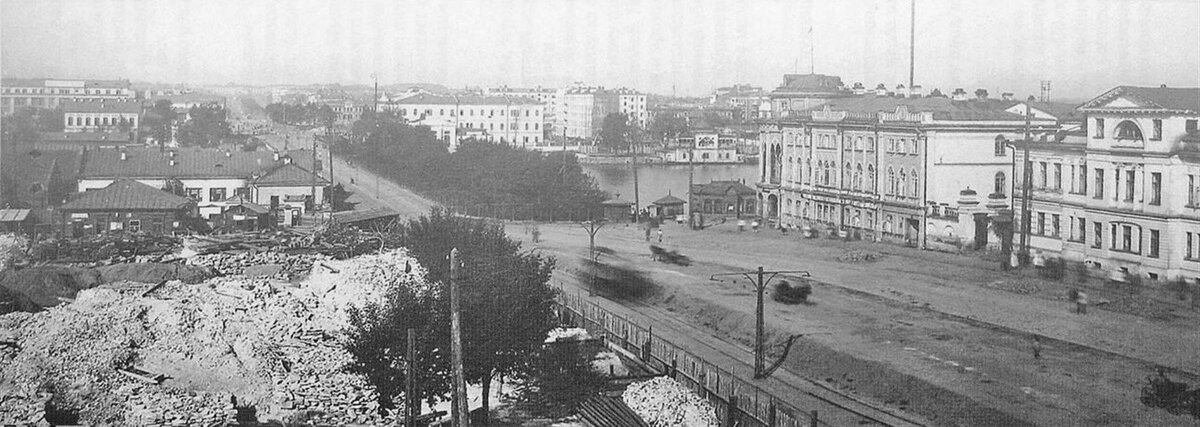 Слева на фото: место, где располагался собор, 30-е гг.Источник: agrc79.livejournal.com