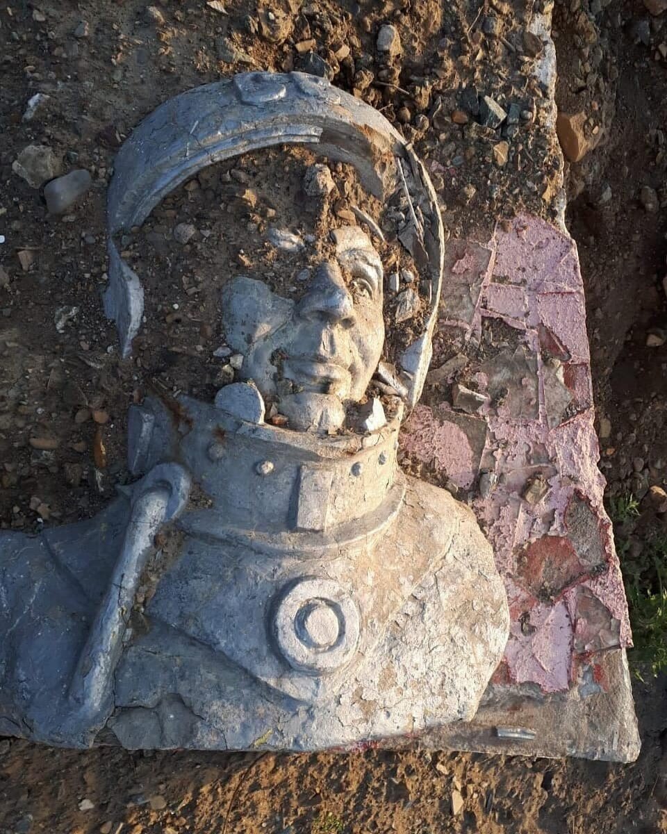  социальные сети, памятник Юрию Гагарину, Невельск, Сахалинская область