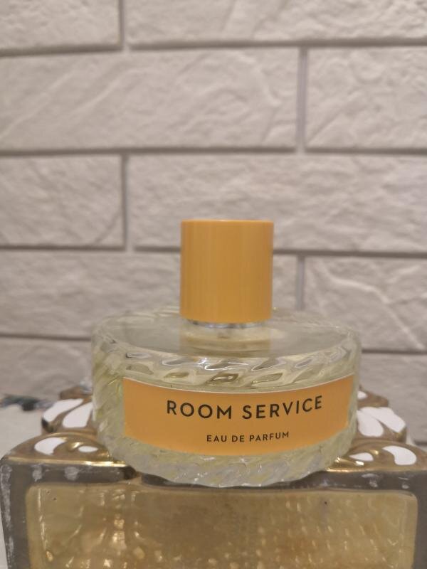 Фото найдено на просторах интернета. Это и есть знаменитый аромат - room service 