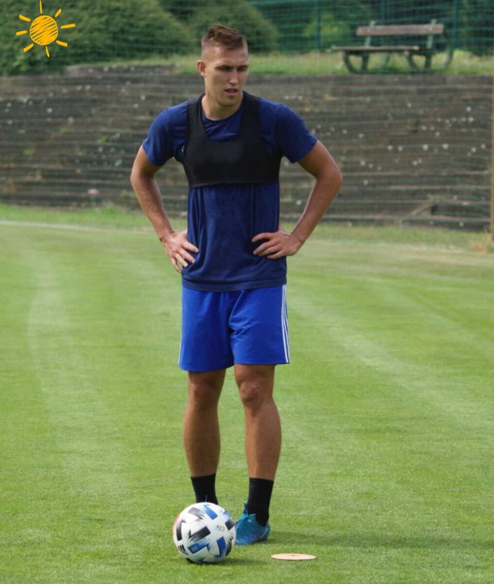 Егор Голенков на тренировке 