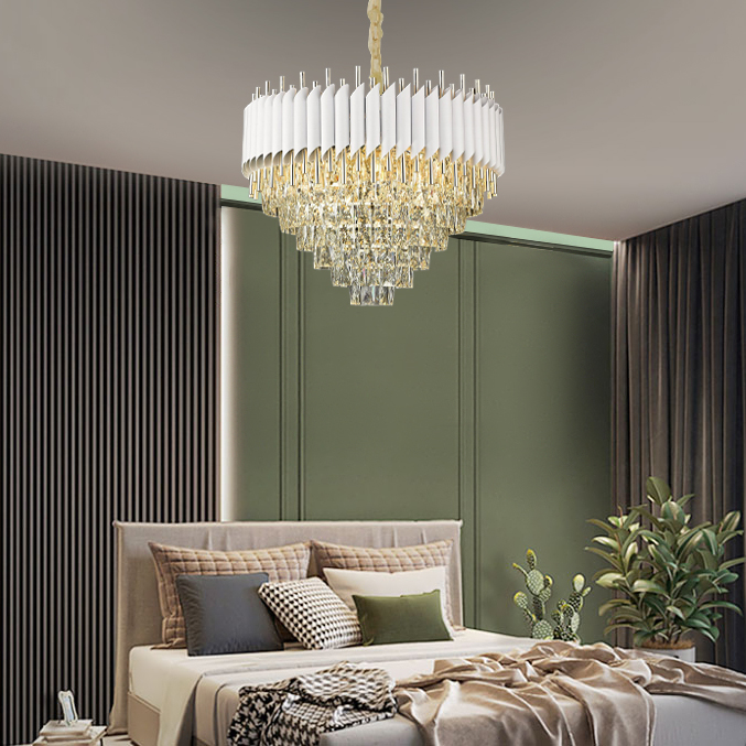 Стильная люстра приковывает к себе взгляд. Фото: TVOYDOM.RU