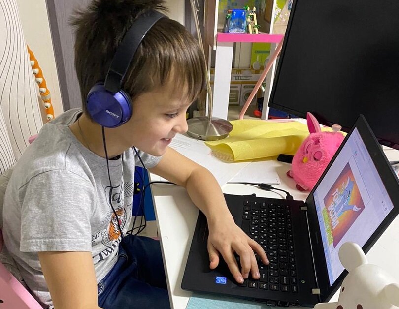 Многие ученики Hello world пользуются ноутбуками. Фото © Hello world