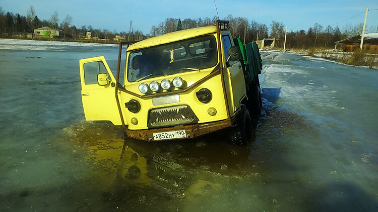 Простой парень взял УАЗ-3303 «Головастик» из СССР и сделал из него невероятную «Toyota» c АКПП и V6