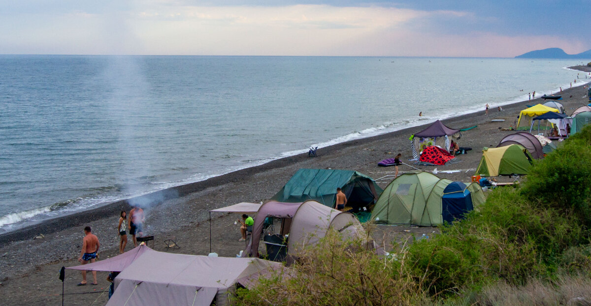 Отдых с палаткой на берегу моря, Крым