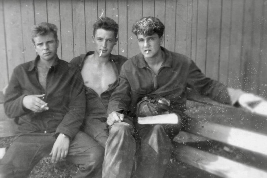 Жара. Перекур вдалеке от отцов-командиров