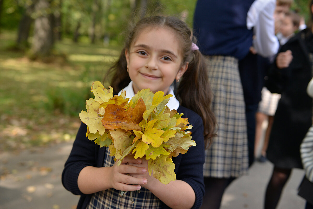 Жизнь детей и подростков — это не только обучение, это общение, занятия творчеством, спортом, походы в кино и многое другое.