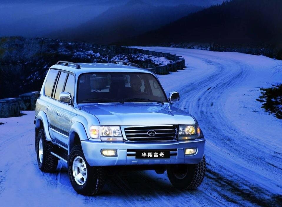 Land Cruiser 80? Нет – очень похожая копия Huaxiang Fuqi Conqueror FQ6510B/6500 