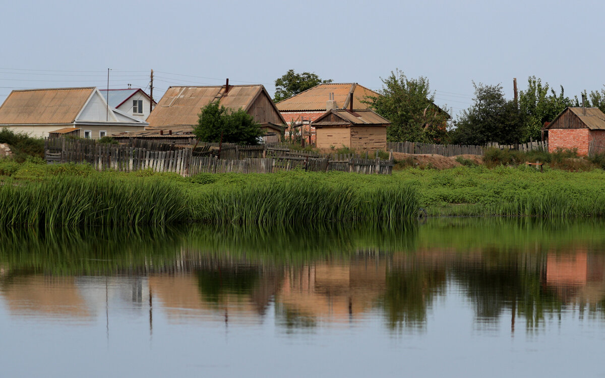Разрыв между строительными компаниями и населением по объемам ввода продолжает увеличиваться — граждане строят все больше 
