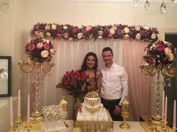 Сватовство - первый и важный этап перед свадьбой. Фото lilyaorganizasyon.com