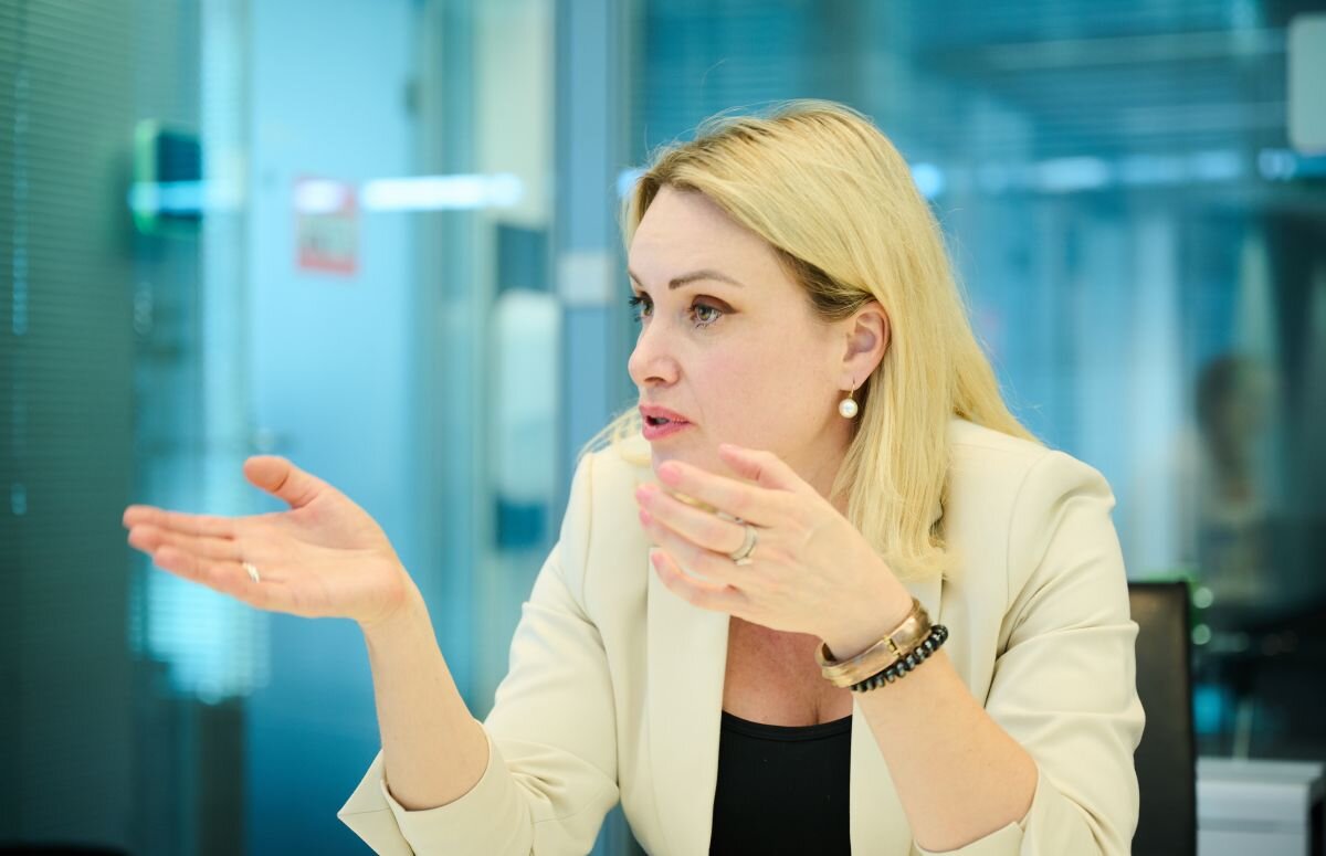    Бывший редактор Первого канала Марина Овсянникова.