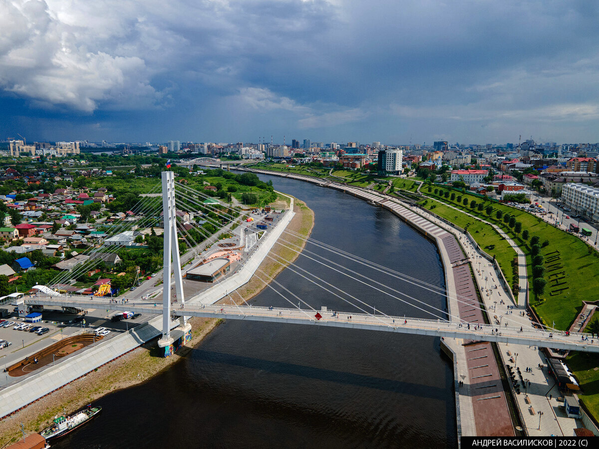 на тюменской набережной