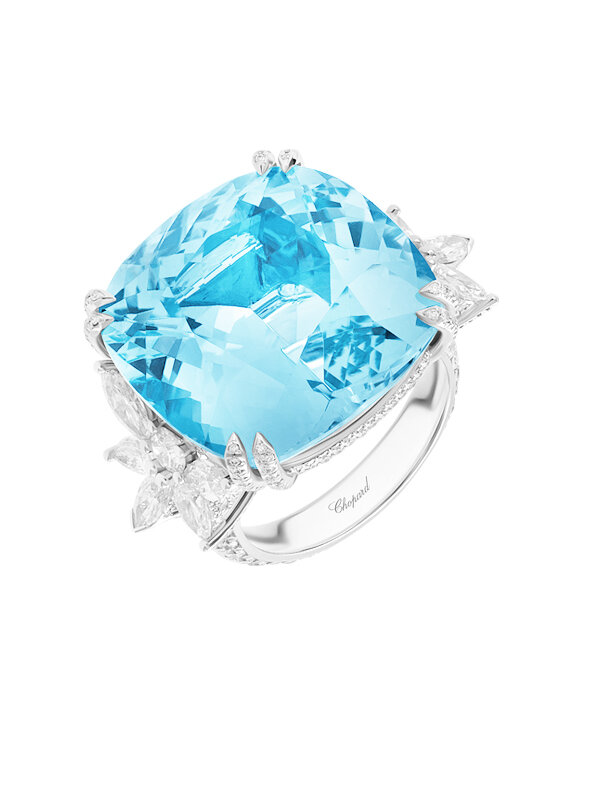 Кольцо Chopard Boutique из белого золота с бриллиантами и центральным аквамарином 
