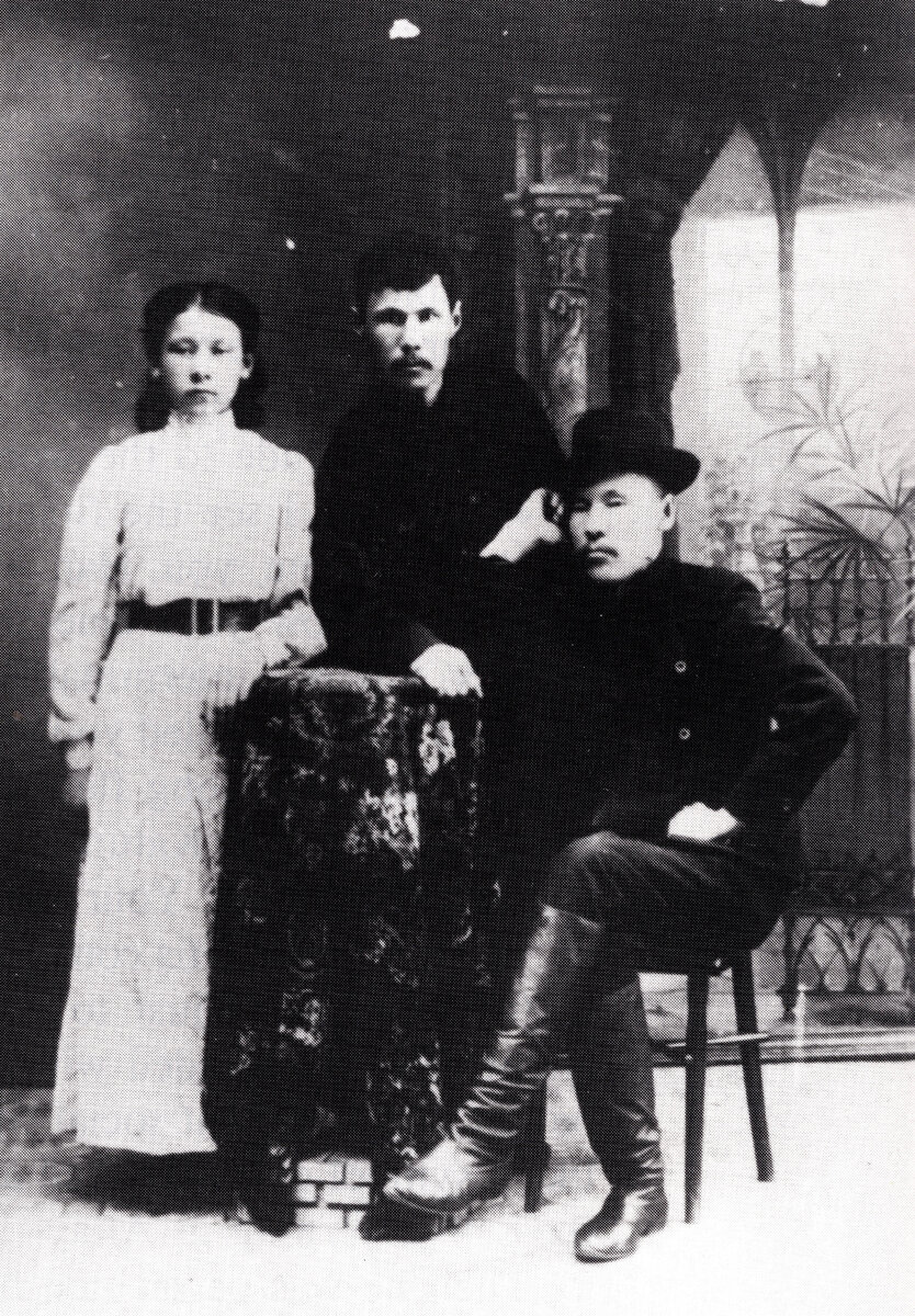 Г.И. Чорос-Гуркин с дочерью и братом