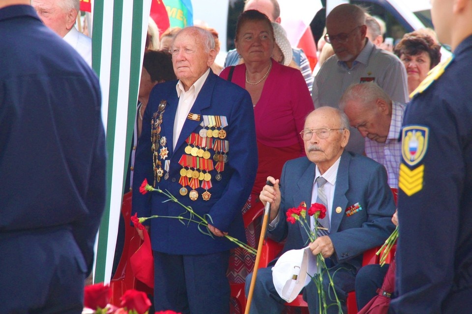     В митинге приняли участники ветераны и труженики тыла