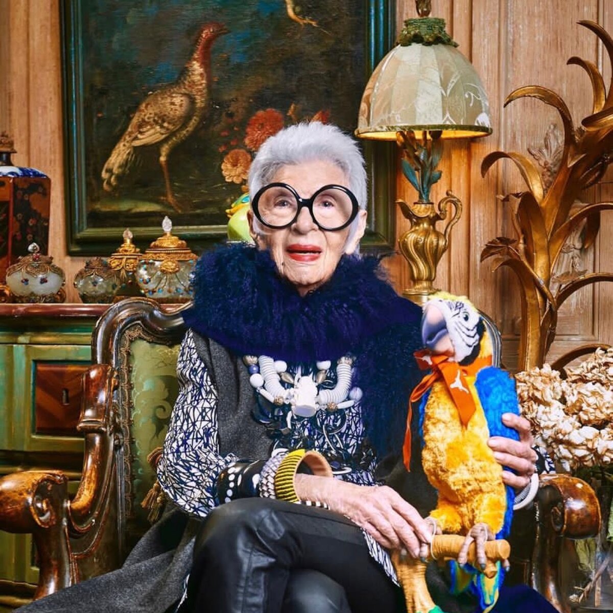 Iris apfel. Айрис Апфель. Айрис Апфель 100 лет. Модель Айрис Апфель. Модель 100 лет Айрис Апфель.