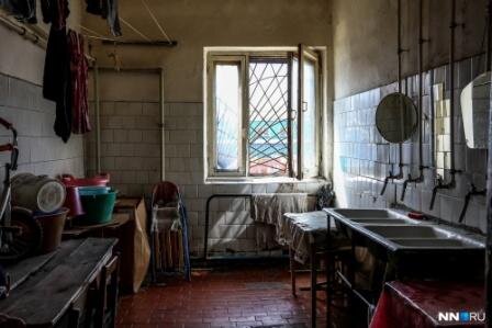 Фото из интернета. В реальности было хуже. Не было ни кафеля, ни плитки на полу.