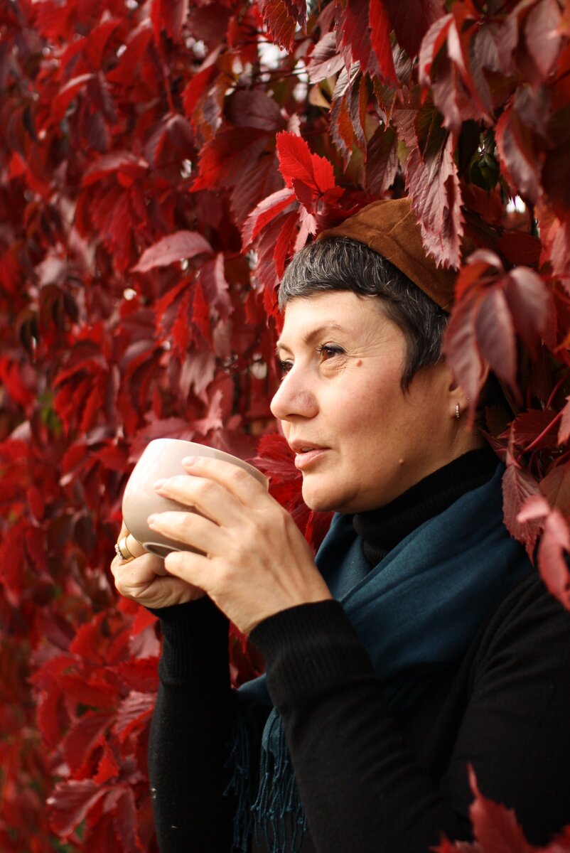 Просто я, какао и виноградные листья:)