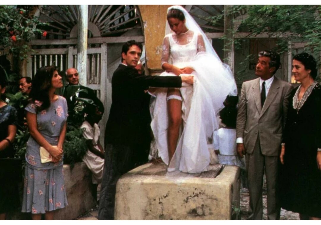 Кадр из фильма "Хроника объявленной смерти"