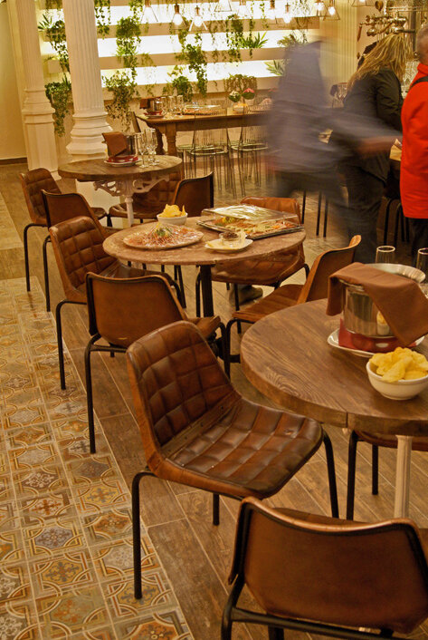 Плитка пэчворк в классическом дизайне ресторана