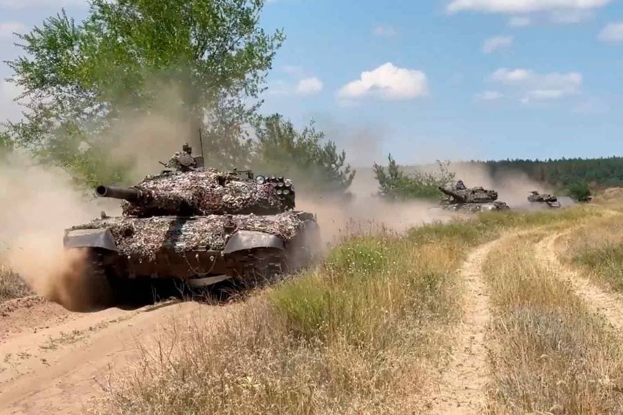 Боевая работа танка Т-72 в ходе СВО - Фото: Пресс-служба Минобороны РФ/ТАСС