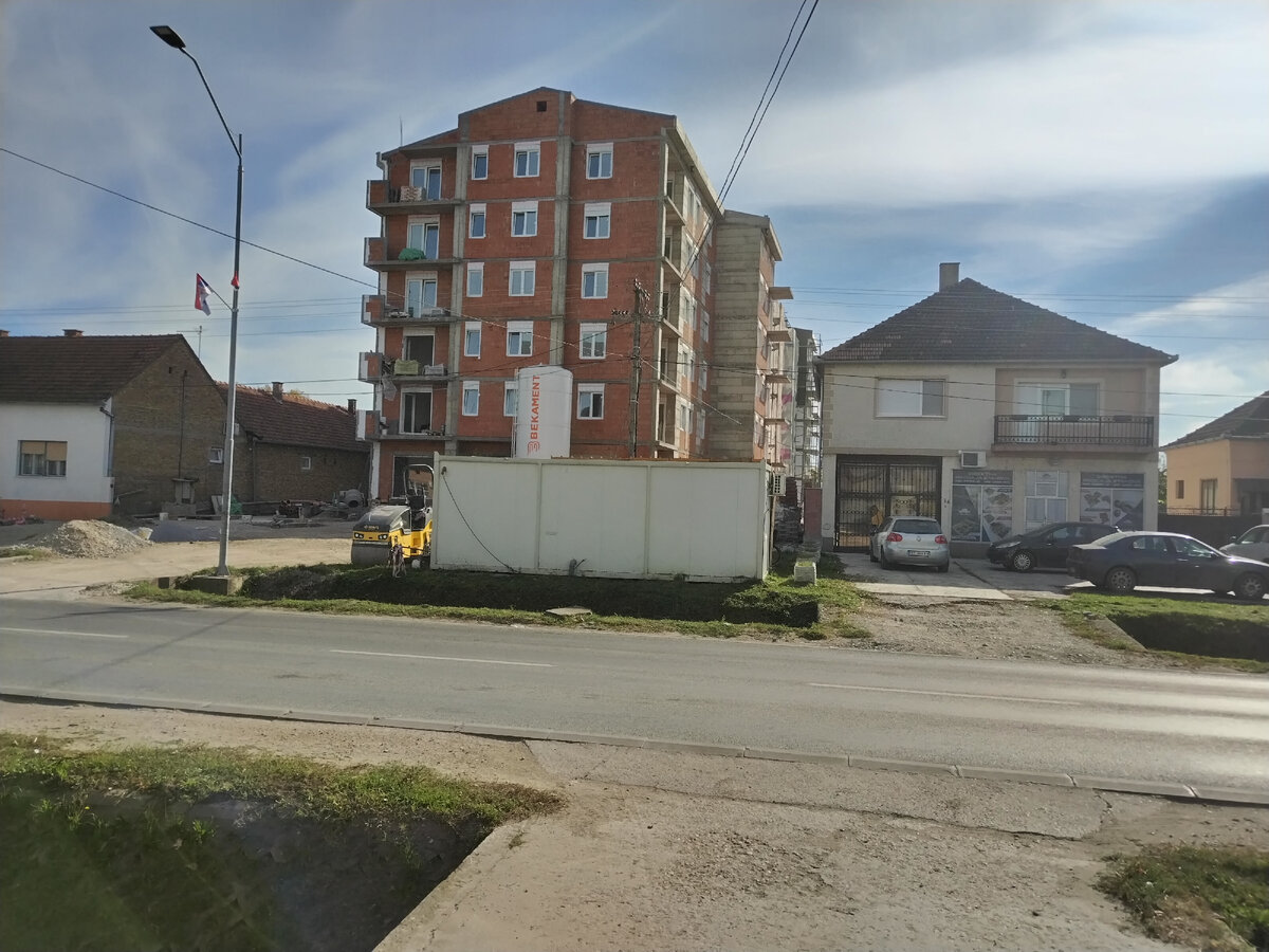 Коробка выведена, начались внутренние работы. Осталась одна квратира на продажу