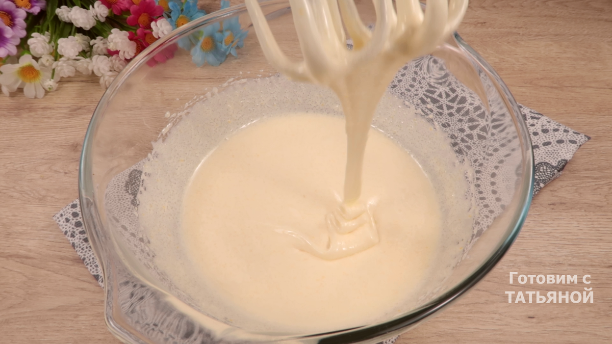 Un tort somptuos are un gust mai bun decât un Snickers.  Pur și simplu se topește în gură.  Rapid ușor și foarte gustos