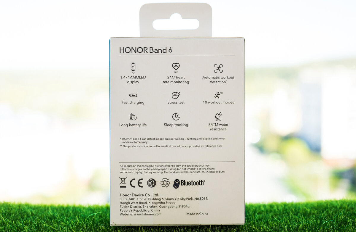 На обратной стороне находится более подробное описание различных функций и техническая информация.