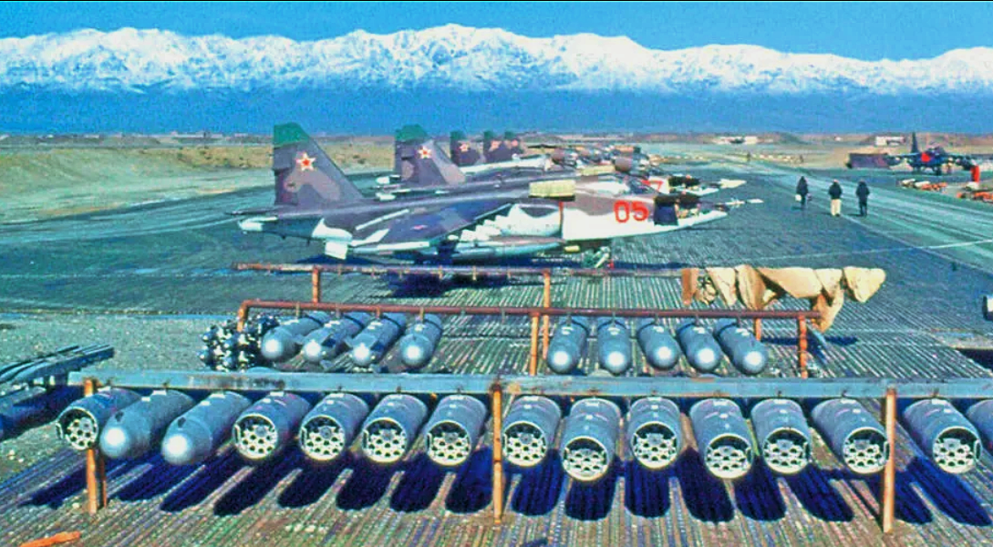 Советские штурмовики на базе Баграм. 1988 год. Фото портала Авиация и Космонавтика.