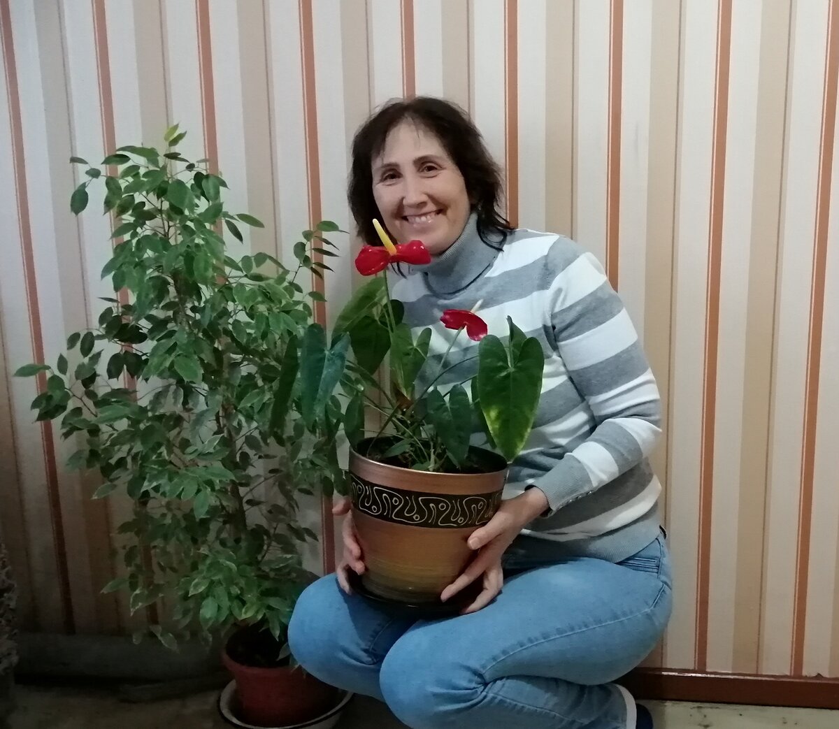 Сестра “прощается” со своими цветочками 😊