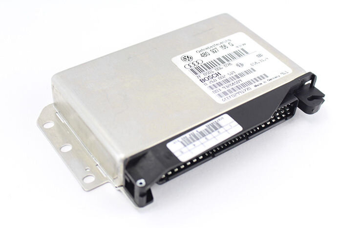 Современные ЭБУ Опель Вектра, Инсигния, Мерива или Астра являются керамическими. Несмотря на высокий уровень защиты от пробоев и качественное, естественное охлаждение контактов, этот узел авто сравнительно часто выходит из строя. Причиной тому является неудачное место расположение, из-за чего часть вибраций двигателя передается на блок.