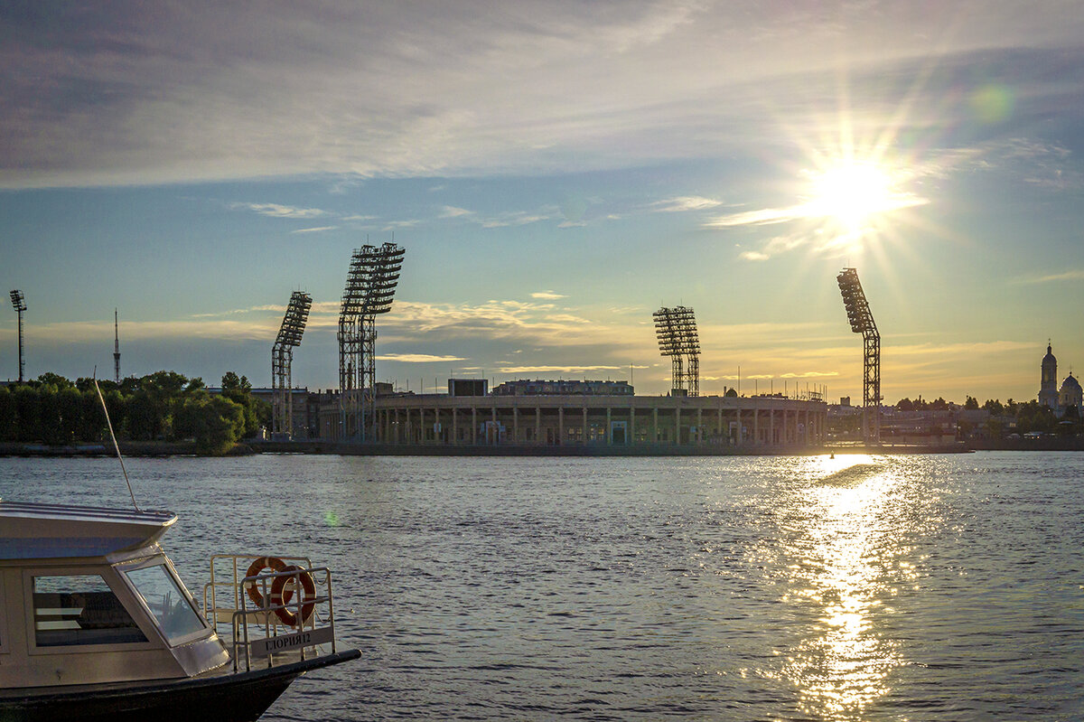 Петровский ранним, летним утром. Фото: В.Кононов. Июль 2021.