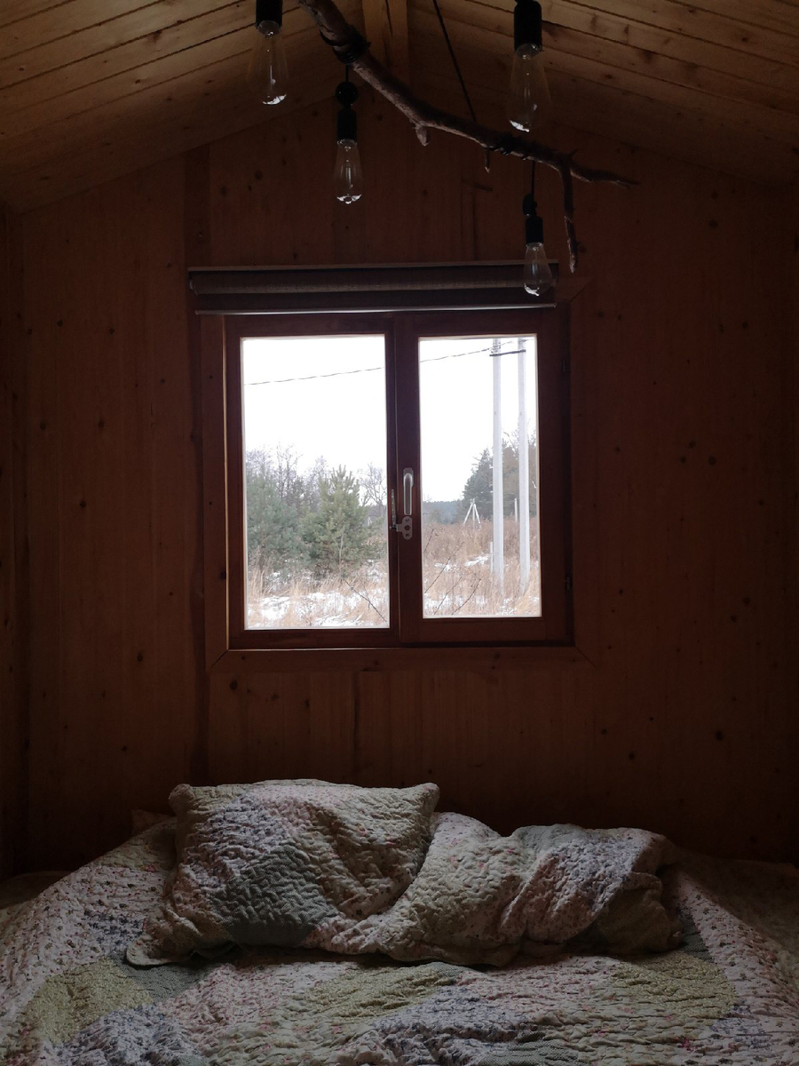 Внутри домика