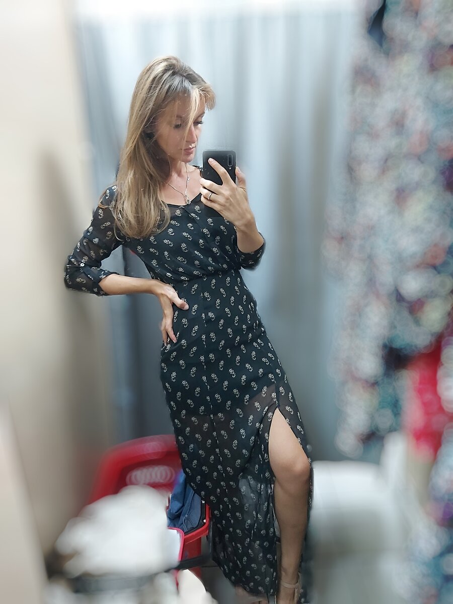 платье Mango, 750 руб.