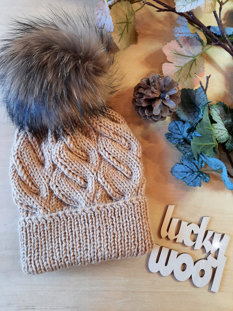 Шапка " Ложная коса" спицами.