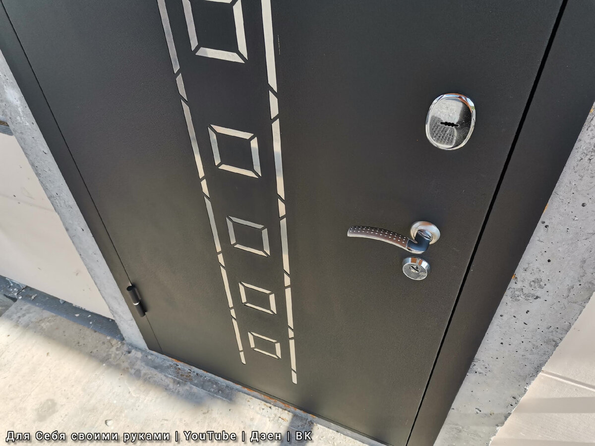 Металлическая дверь в моём доме