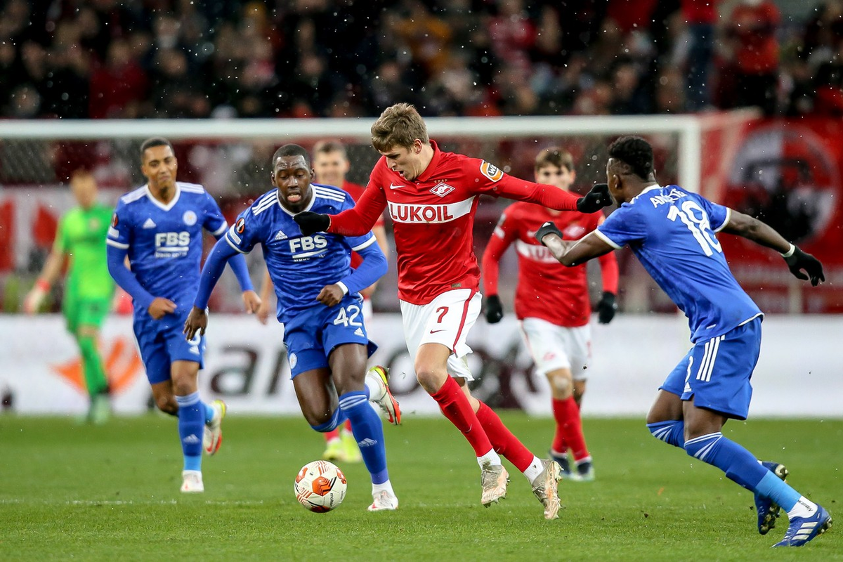 Спартак выбегает в контратаку