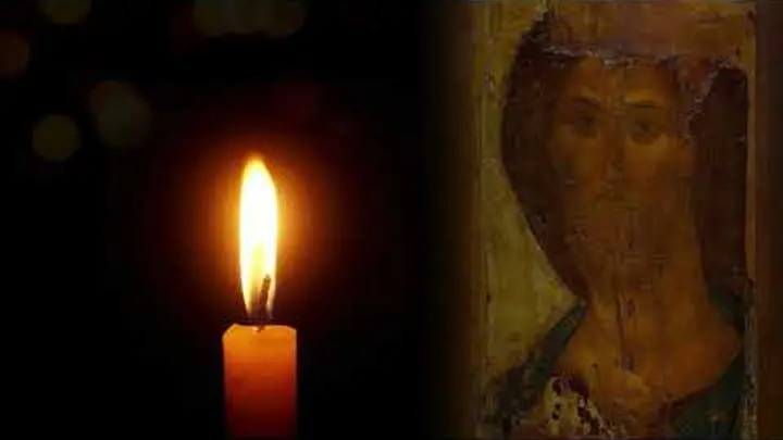 Свеча у иконы