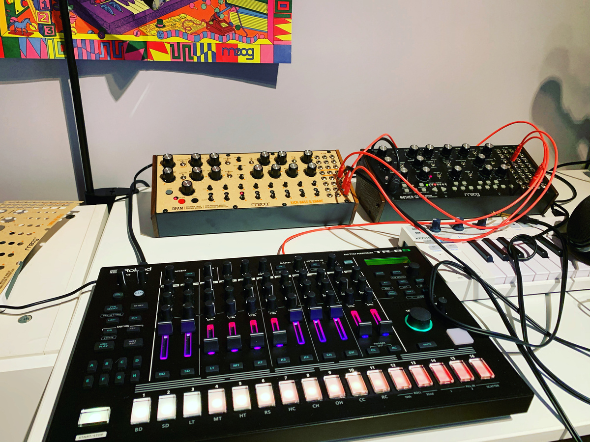 Roland TR-8S, Moog DFAM, MOOG Mother 32