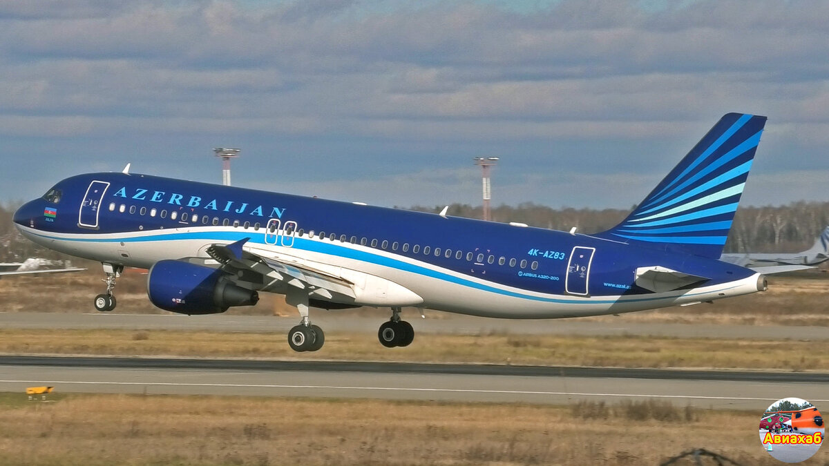 Самолет баку внуково. Azal авиакомпания. Российский самолет во внуково. Самолет баку внуково. Самолет баку внуково.