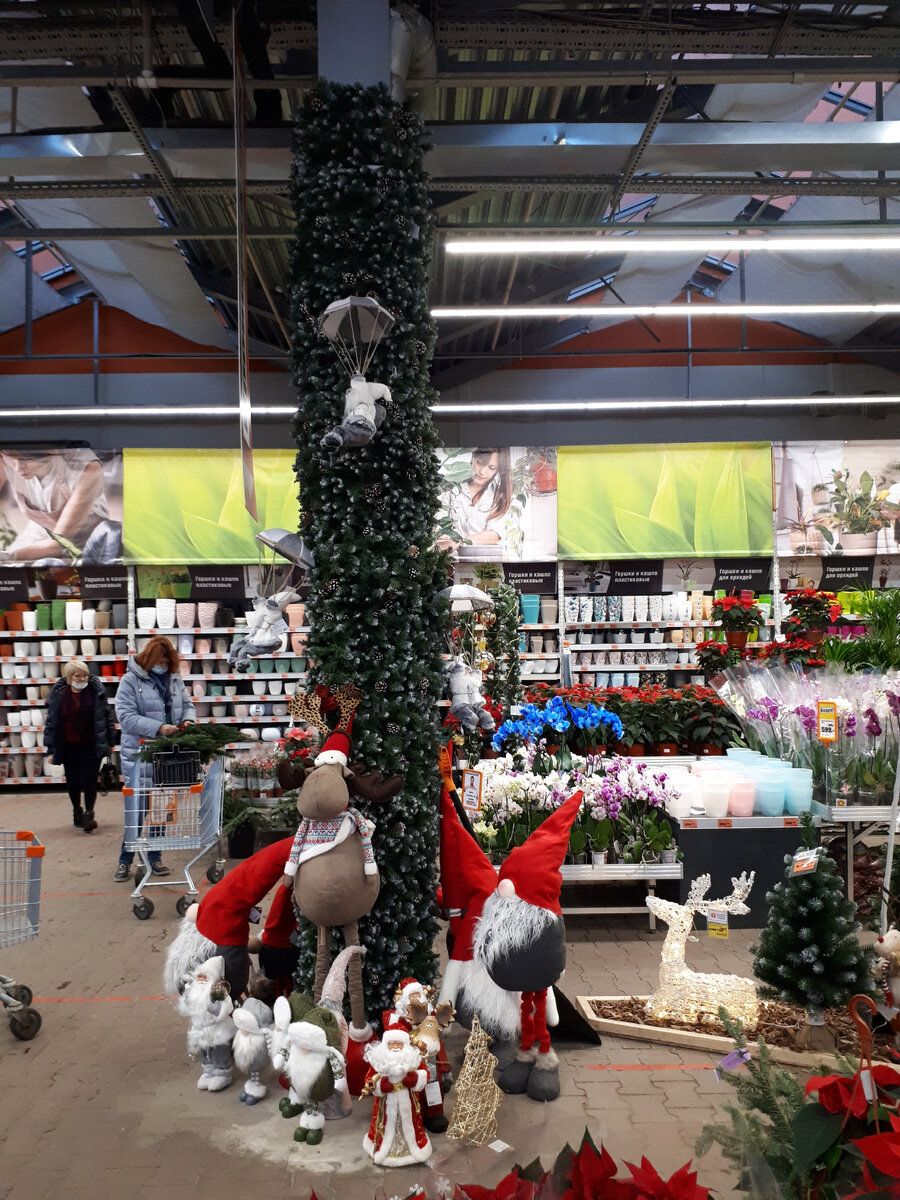 новогодний декор в магазине OBI, новогодние украшения в ОБИ, 