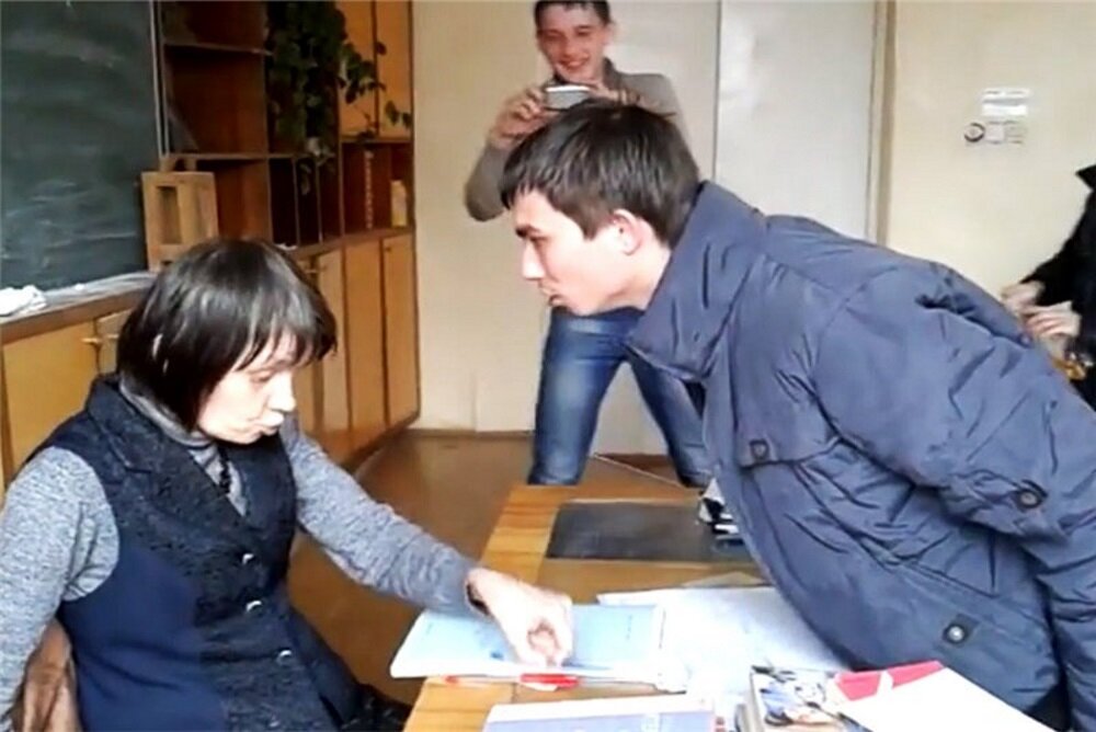 Даже откровенное хамство и издевательство наказывается очень редко.