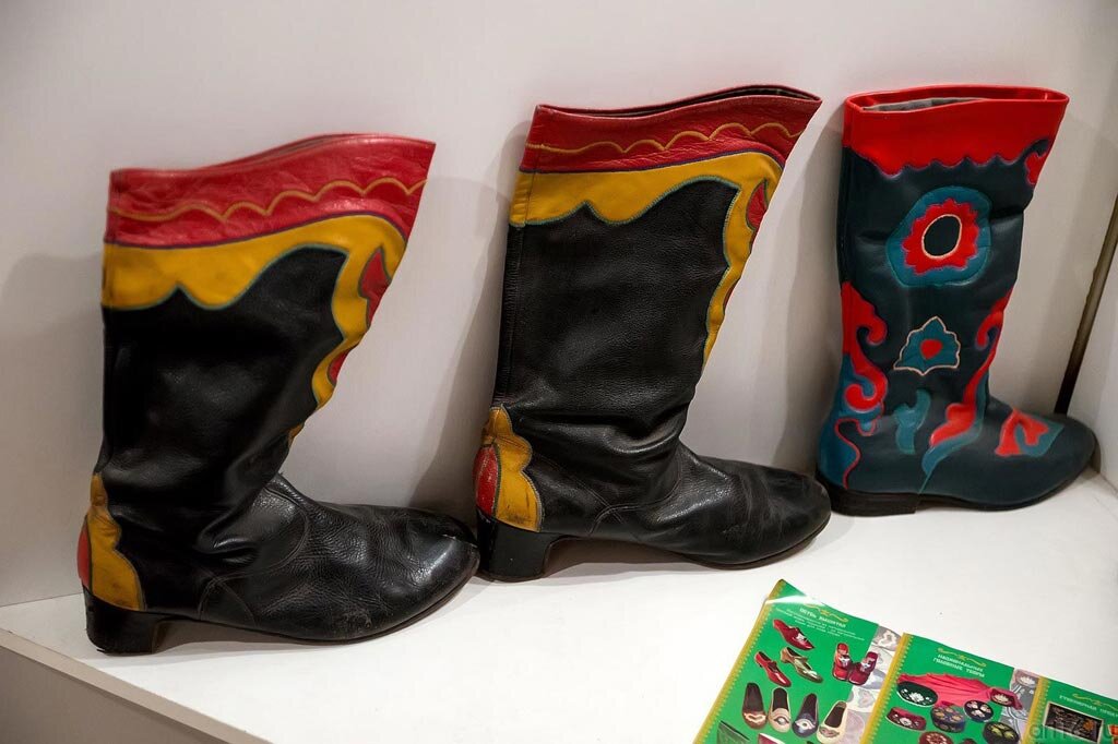 Если сапоги это слишком, то