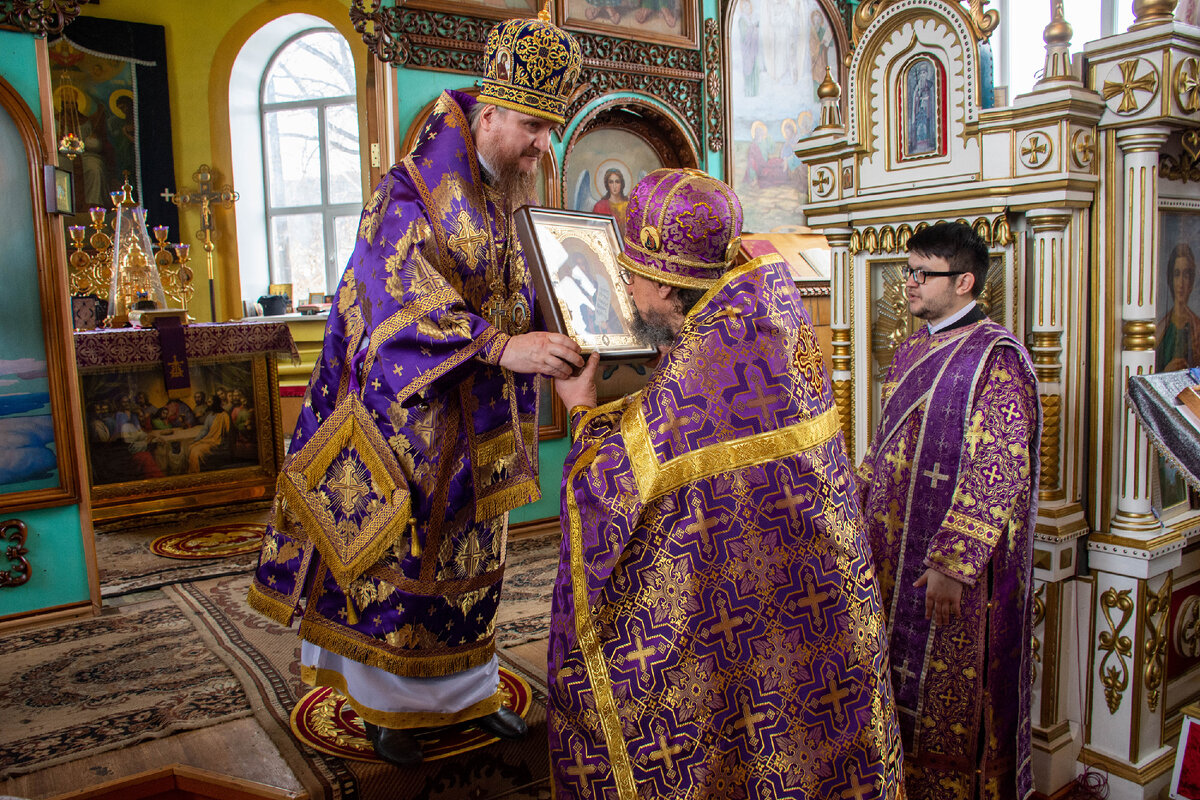 Архиерейское богослужение в Преображенском храме г. Горно-Алтайска |  Горноалтайская епархия | Дзен