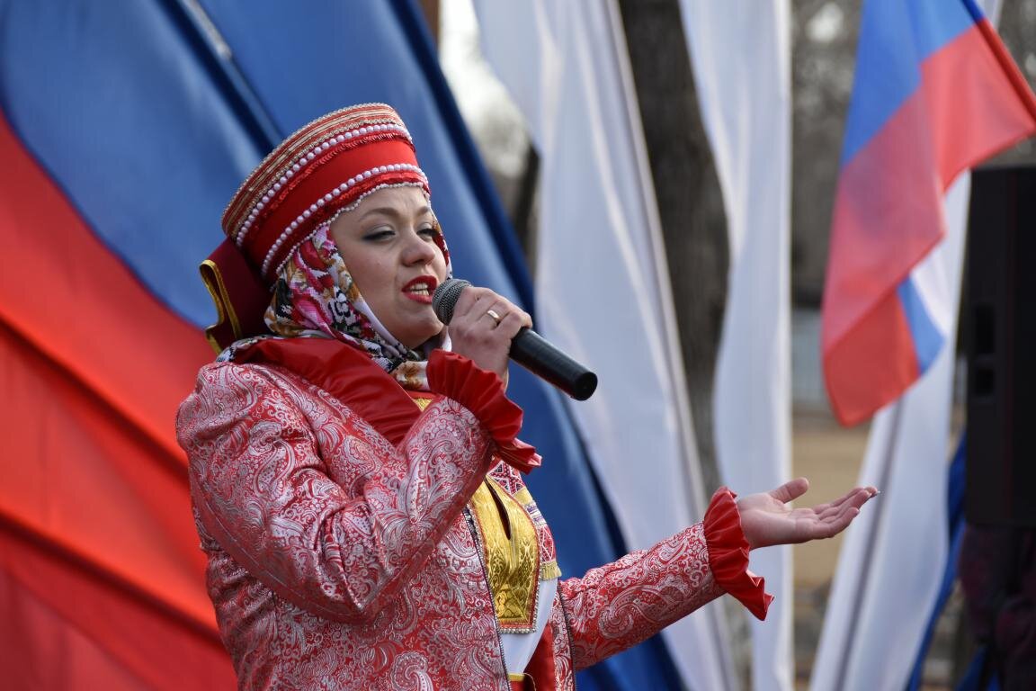 Своих не бросаем»: в Белогорске состоялся концерт-митинг | Белогорск.рф |  Дзен