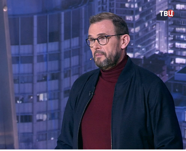 Лицо Василя, когда ему напомнили профессию его главнокомандующего. Не разведчик.