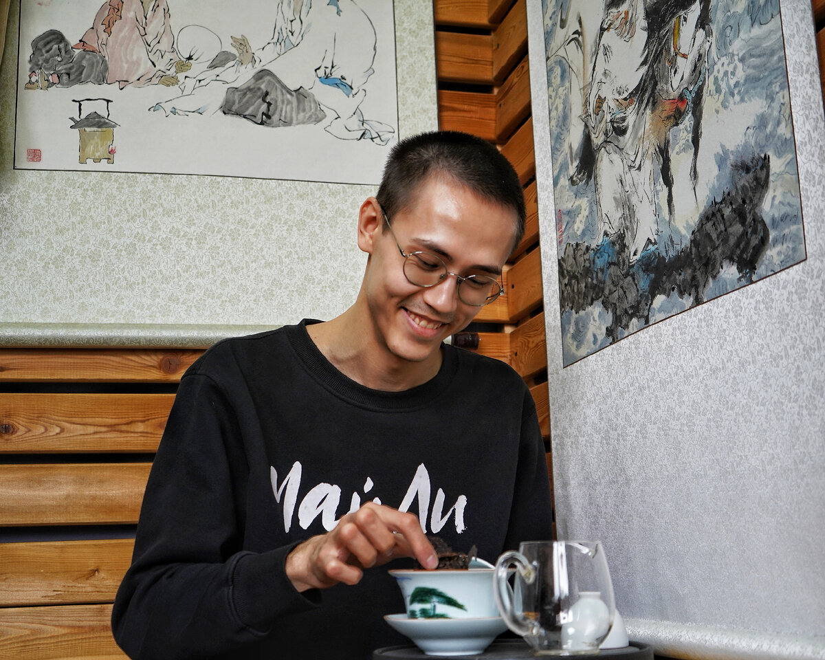 Заваривание кусочка шу пуэра