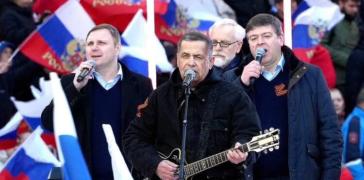 Николай Расторгуев выступает на митинге-концерте в Лужниках в честь 8-летия воссоединения Крыма с Россией (18.03.2022)
Фото: РИА Новости