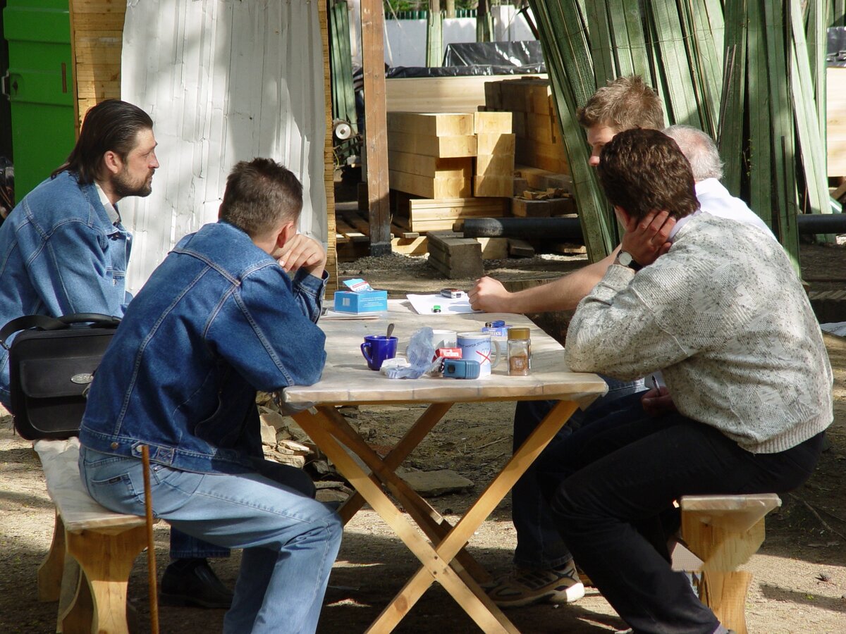 Совещание с технадзором. Крайний слева я.