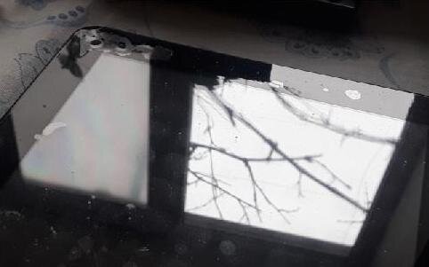 Рисунок 1 - Свет из окна попадает на дисплей