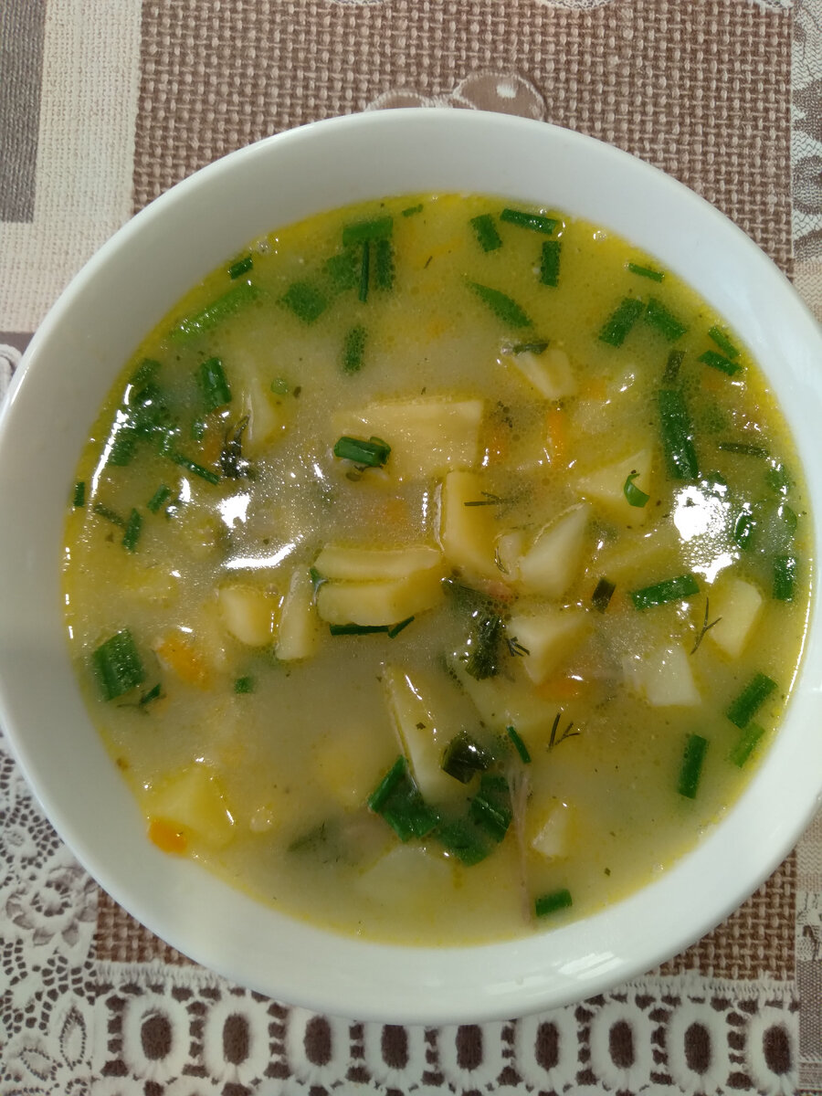 Суп сырный на курином бульоне.